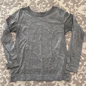 Grey Lululemon Long sleeve swiftly relaxed fit